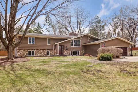 4905 W 66th St, Edina, MN 55435