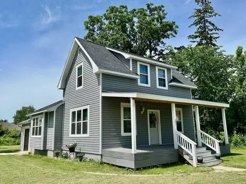 201 4th Ave NE, Roseau, MN 56751