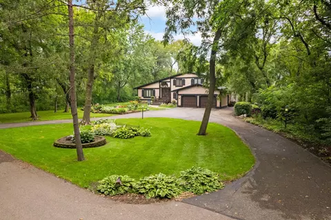 5853 Deer Trail Cir, Woodbury, MN 55129
