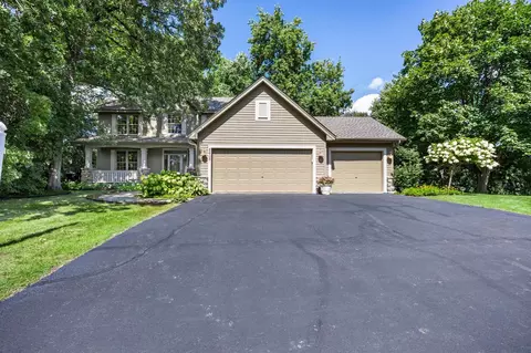 2408 Hunter Dr, Chanhassen, MN 55317