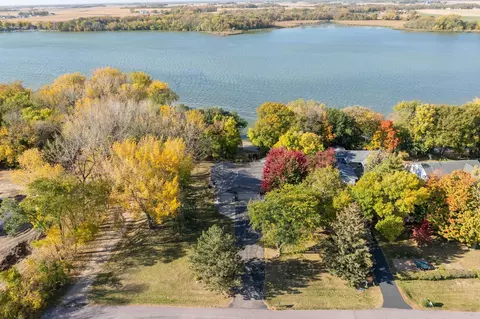 7013 Da Mar Est, Washington Twp, MN 56082
