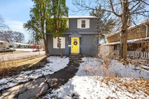 34 Winona St W, Saint Paul, MN 55107
