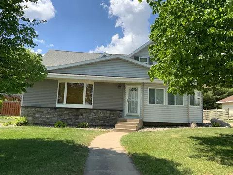 871 State St N, Eden Valley, MN 55329