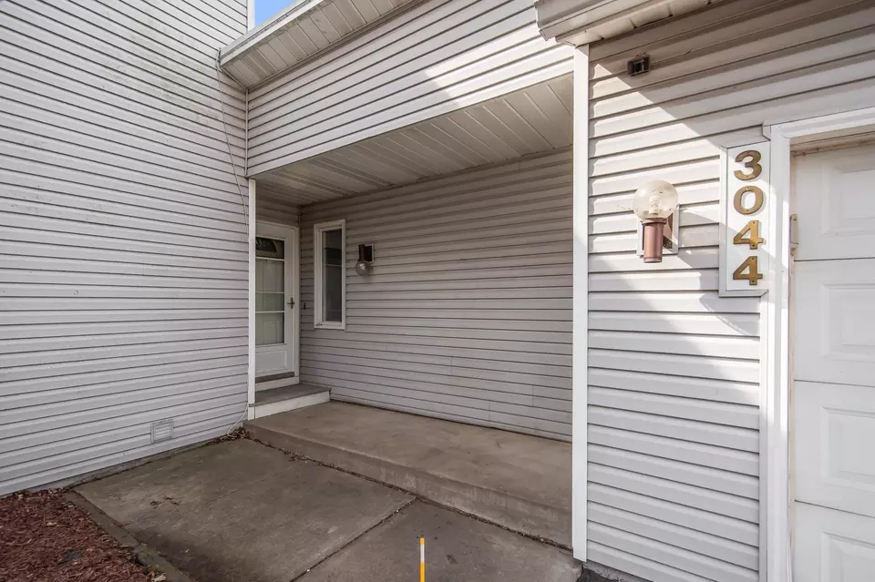 3044 18th St NW, New Brighton, MN 55112 photo 4