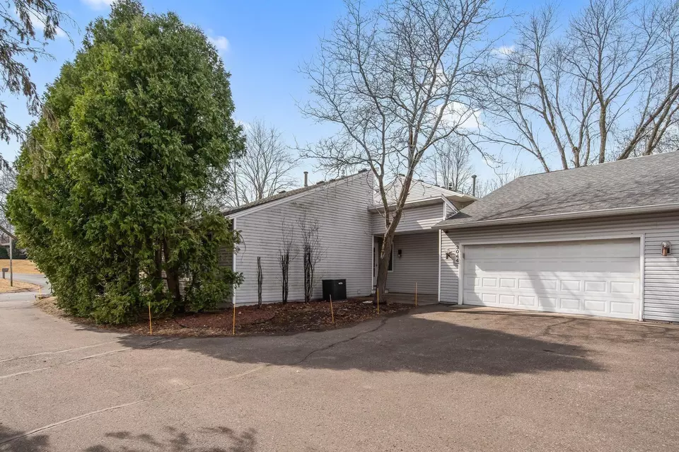 3044 18th St NW, New Brighton, MN 55112 photo 3
