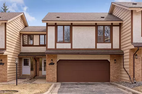 8240 Tamarack Trl, Eden Prairie, MN 55347
