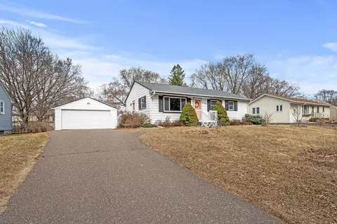 6148 Garbe Ave, Woodbury, MN 55125