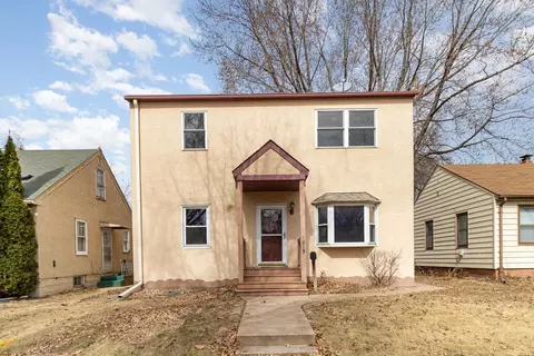 1985 4th St E, Saint Paul, MN 55119
