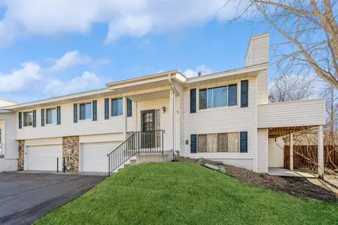 3835 Laurel Ct, Eagan, MN 55122