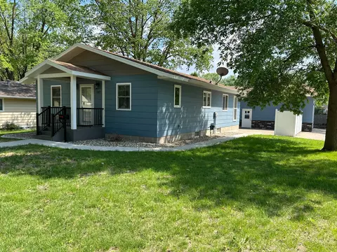 132 College Ave NE, Hutchinson, MN 55350
