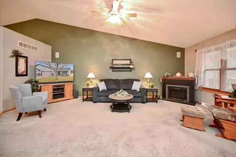 Living - 760 36th Ave, Goodview, MN 55987 photo 1 of 4