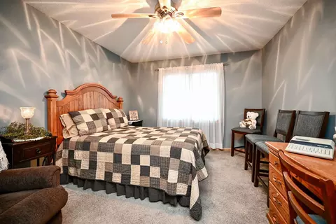 Bedroom - 760 36th Ave, Goodview, MN 55987 photo 3 of 7