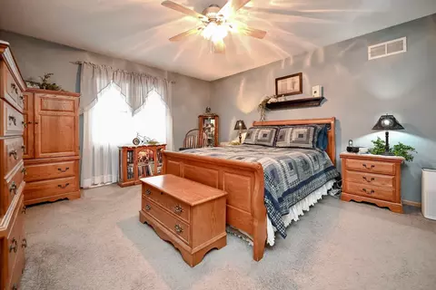 Bedroom - 760 36th Ave, Goodview, MN 55987 photo 1 of 7