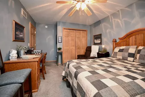 Bedroom - 760 36th Ave, Goodview, MN 55987 photo 4 of 7