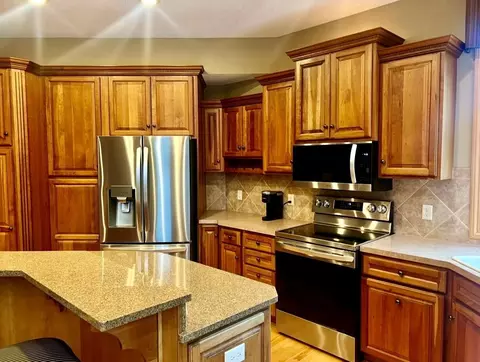 10906 Tanglewood Ln N, Champlin, MN 55316 photo 12