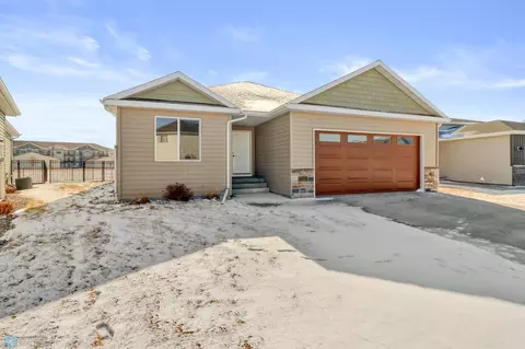 6636 Toronto Dr S, Fargo, ND 58104