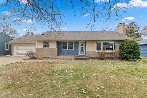 2233 Merrill St, Roseville, MN 55113
