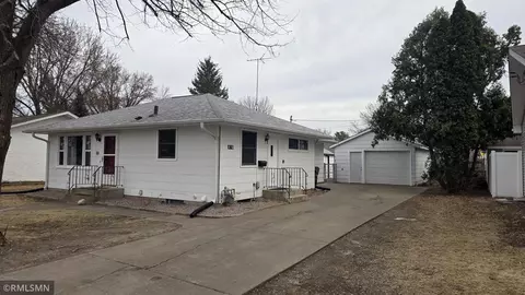 416 Ashland St N, Cambridge, MN 55008