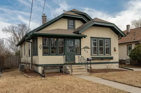 914 2nd Ave NW, Rochester, MN 55901