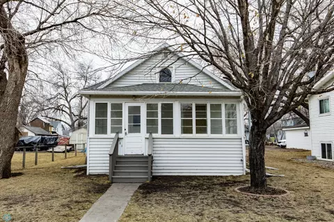 302 1st Ave SE, Dilworth, MN 56529