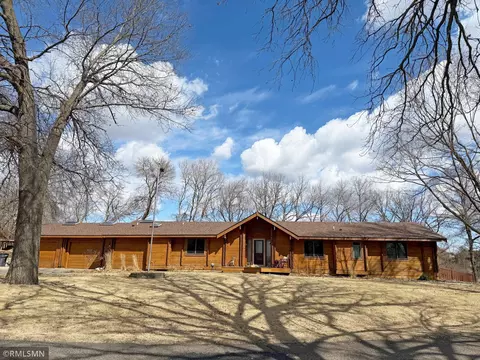 5 Riverside Cir, Monticello, MN 55362