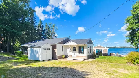 24375 Morningside Beach Ln, Detroit Lakes, MN 56501