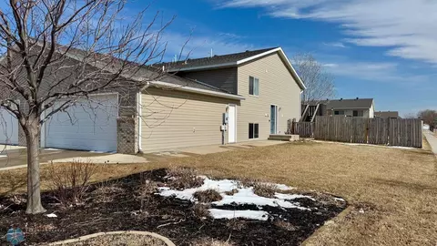 4794 Harvest Dr S, Fargo, ND 58104