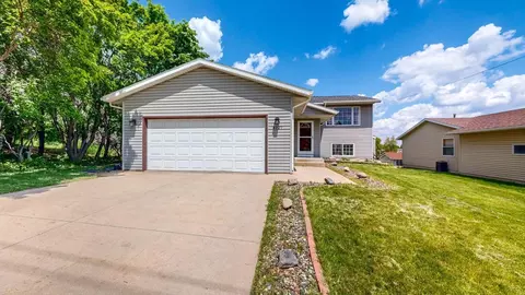4727 7th St NW, Rochester, MN 55901