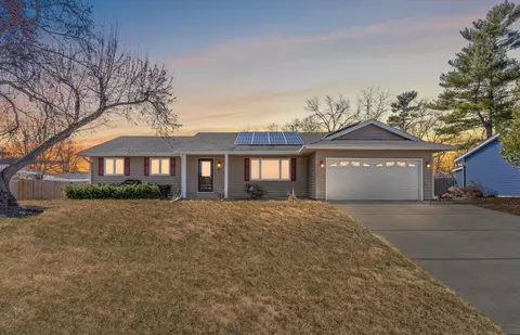 994 Redwood Dr, Apple Valley, MN 55124