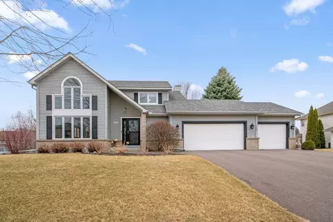 845 Jennings Cove Rd, Minnetrista, MN 55364