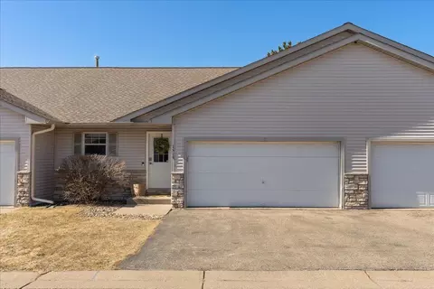 1517 Ponderosa Ln, New Richmond, WI 54017