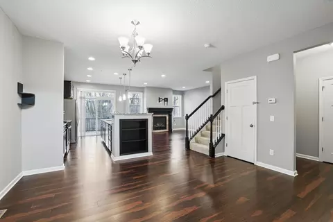 6935 Archer Trl, Inver Grove Heights, MN 55077