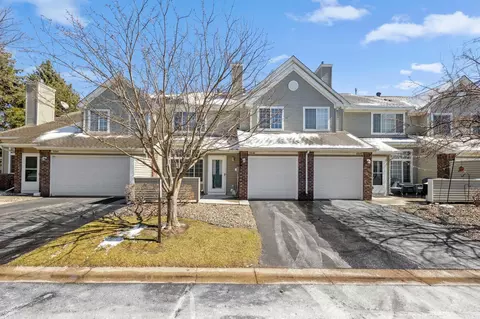 8846 Branson Dr #19, Inver Grove Heights, MN 55076