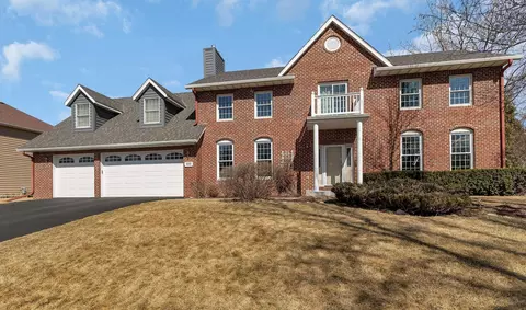 1211 Mill Creek Cir, Saint Cloud, MN 56303