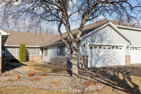 2802 Cornelia Trl, Woodbury, MN 55125