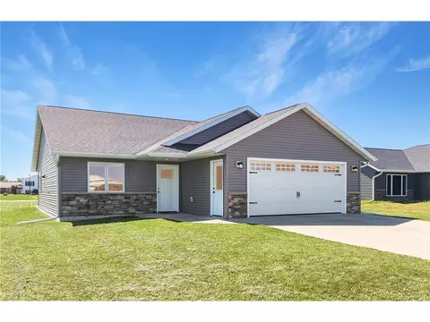 520 Glynn Ave SE, Grand Meadow, MN 55936