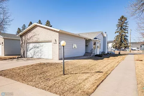 3138 10th St N, Fargo, ND 58102