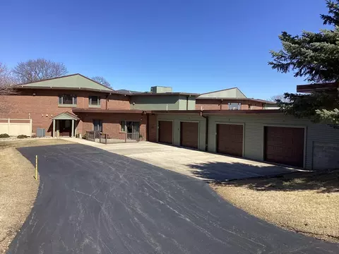 808 Lake Chapeau Dr #103, Albert Lea, MN 56007