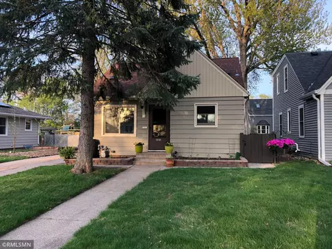1630 Fernwood St, Saint Paul, MN 55108