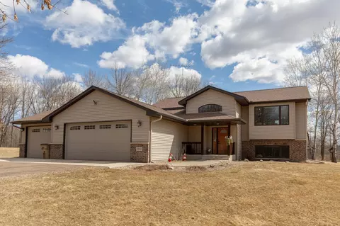 13504 Gable Rd, Milaca, MN 56353