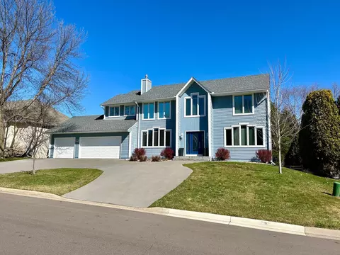 8360 W 109th St, Bloomington, MN 55438