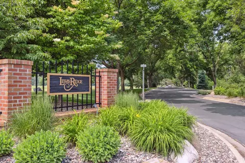 7250 Lewis Ridge Pkwy #116, Edina, MN 55439