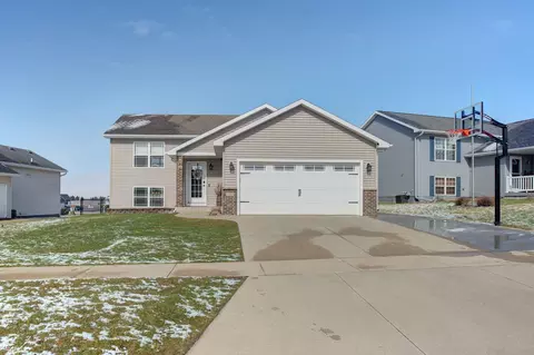 2105 Sonke Ln NW, Stewartville, MN 55976