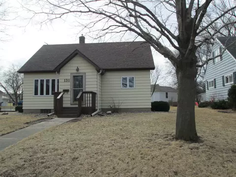 131 4th St, Kenyon, MN 55946