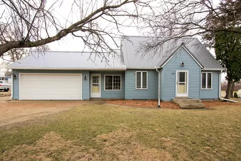 207 Astro Blvd W, Cosmos, MN 56228