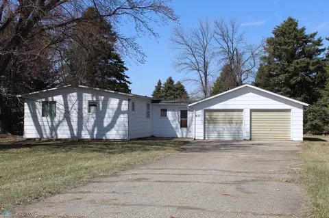 611 Railroad Ave N, Leonard, ND 58052