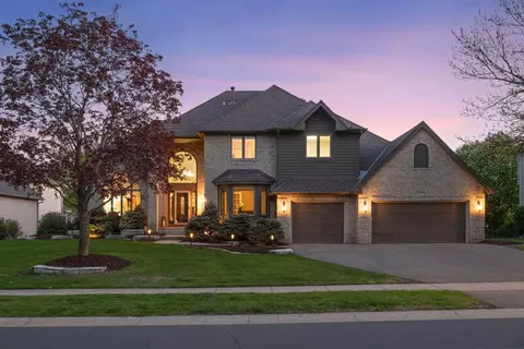 10364 Meade Ln, Eden Prairie, MN 55347