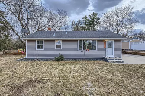 2410 7th St E, Maplewood, MN 55119