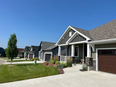 2019 Erie Dr, Northfield, MN 55057