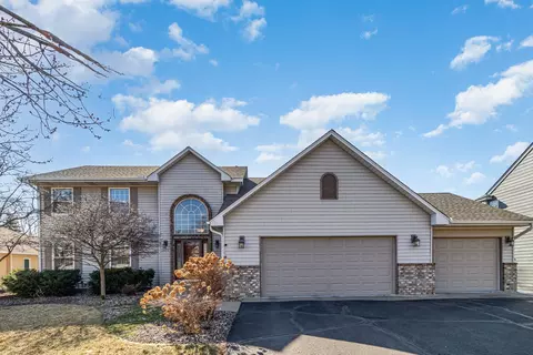 2672 Windsor Ln, Woodbury, MN 55125